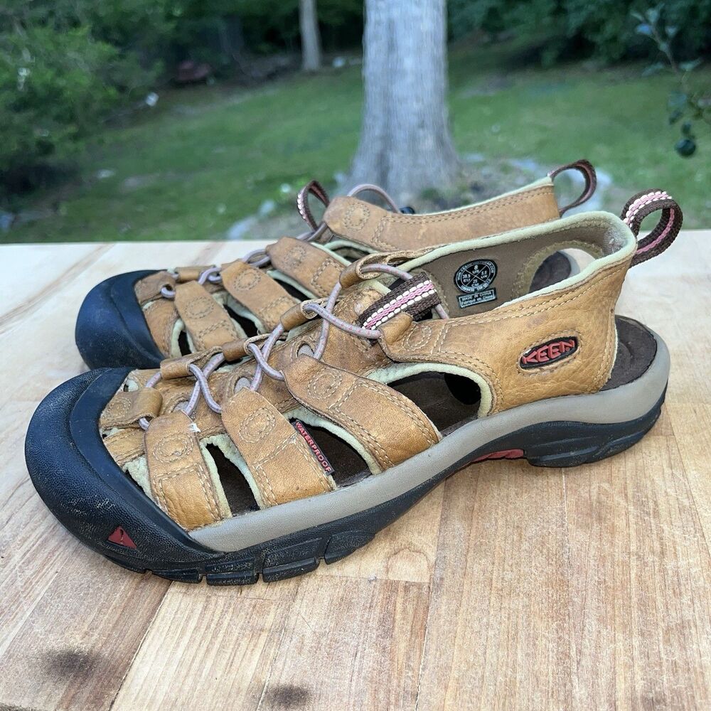 Keen Newport H2 Waterproof Sandals Womens 8 Tan Leather Hiking Fisherman Shoes